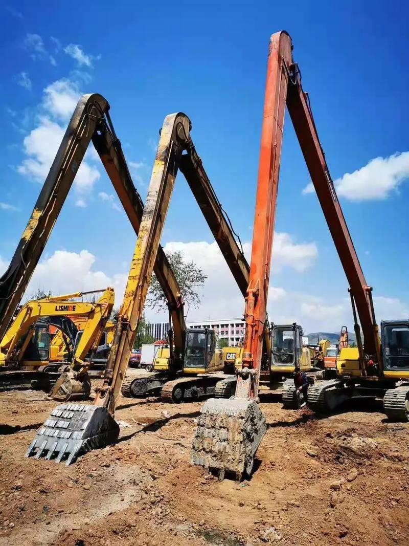 誠信鑄就信賴，竇豆工程機械租賃，您的專業(yè)設(shè)備伙伴